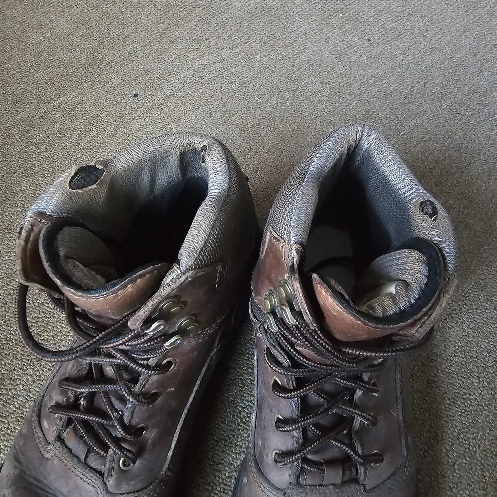 Men's Rugged Brown Leather Boots
